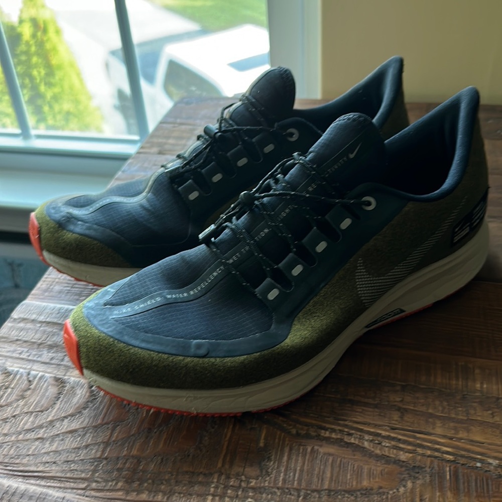 Nike Pegasus Shield Water Proof Size 10